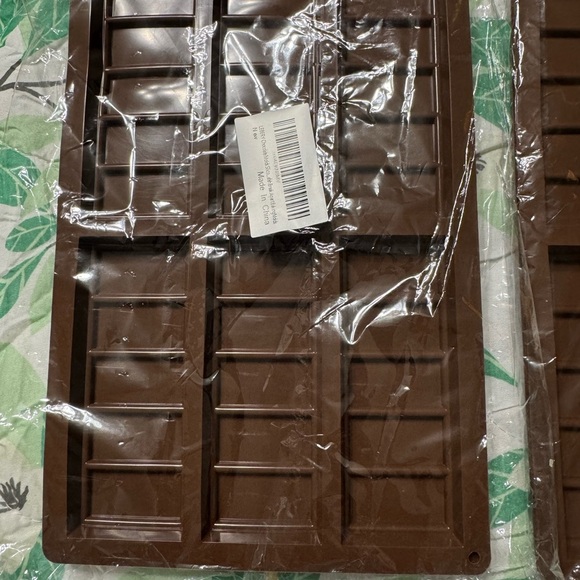2 Sets of 2-Piece Deep Chocolate Bar Mold Set – Thick Silicone Candy Molds - Picture 2 of 5